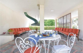 2 Bedroom Lovely Apartment In Lido Di Camaiore